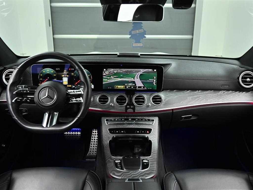 Mercedes Benz E class - Vista 7