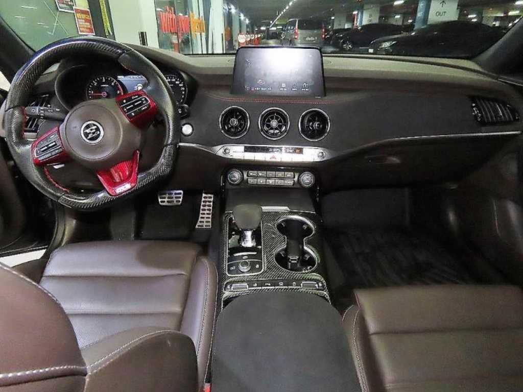 KIA Stinger - Vista 10