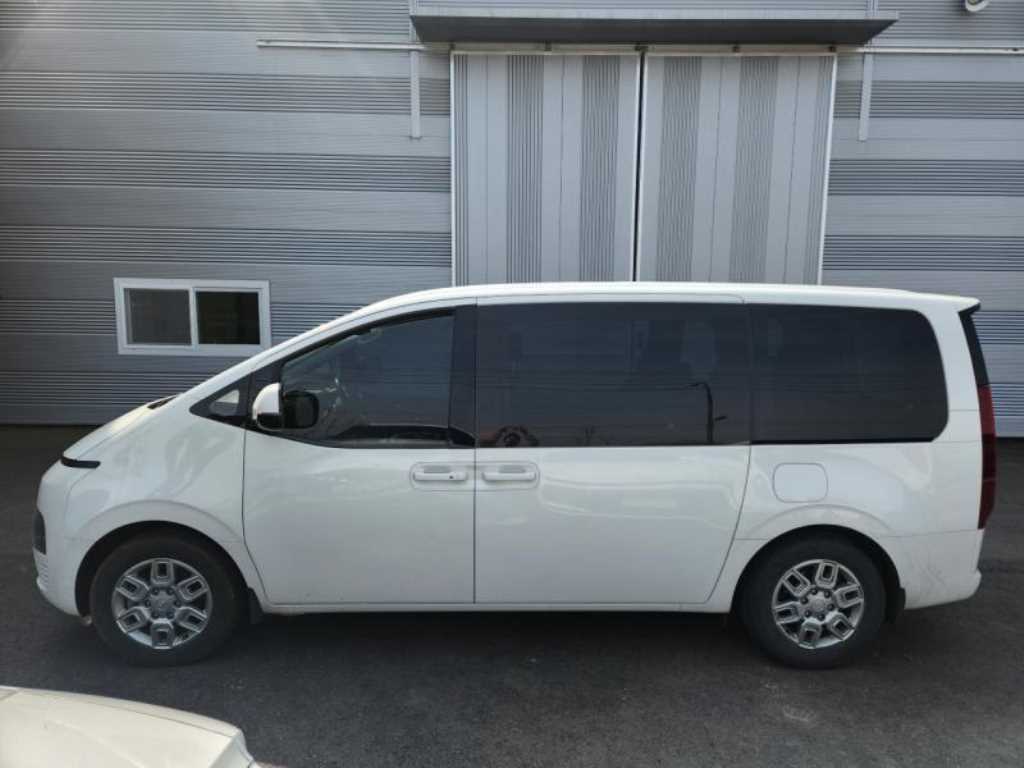 HYUNDAI Staria - Vista 2