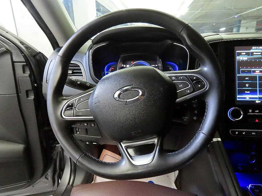 SAMSUNG QM6 - Vista 8