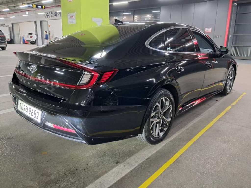 HYUNDAI Sonata - Vista 4