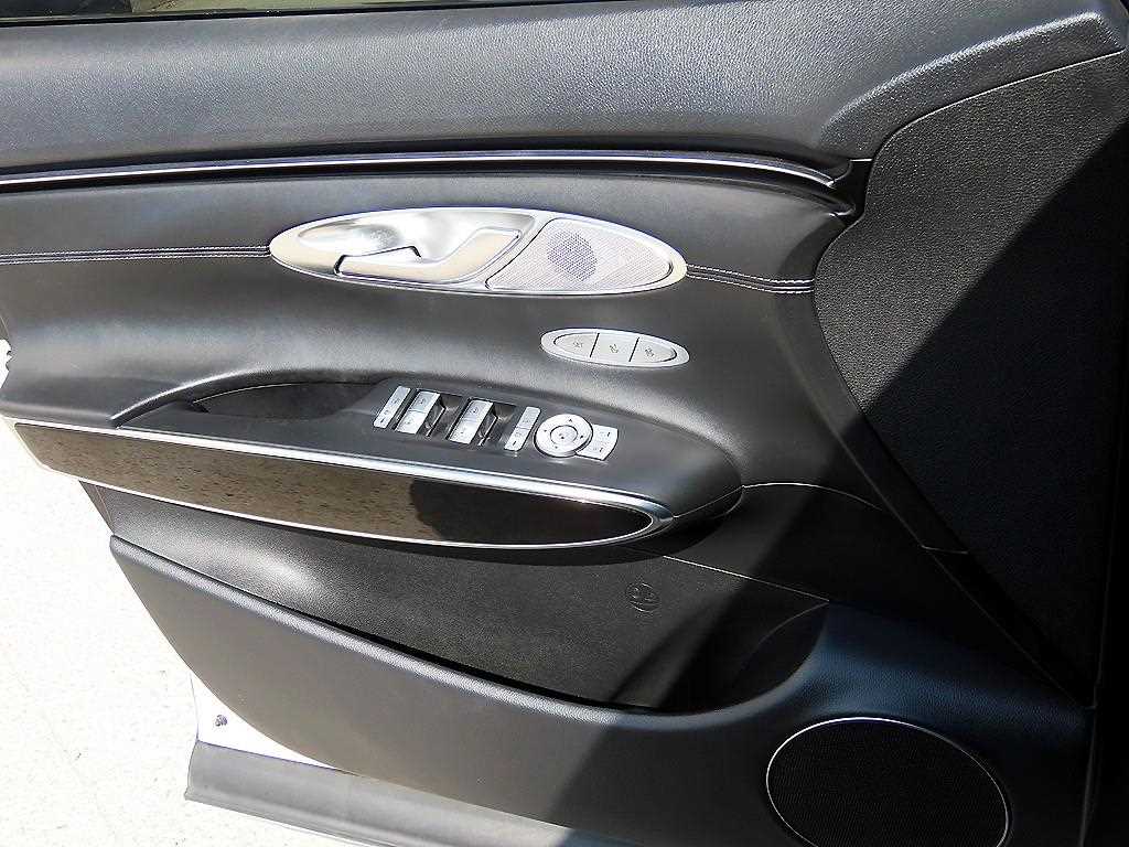 Genesis GV70 - Vista 12