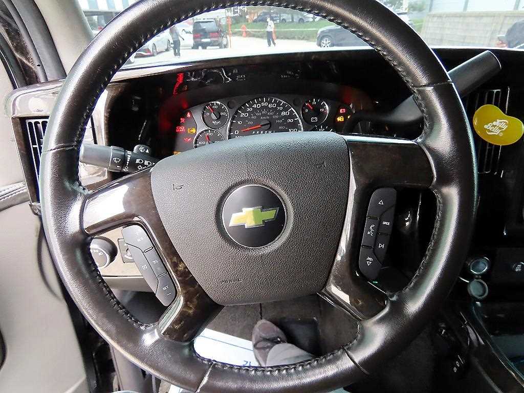 Chevrolet Express van - Vista 9