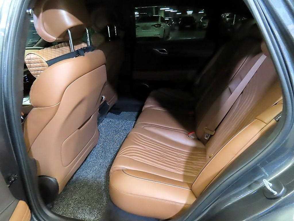 Genesis G80 - Vista 8