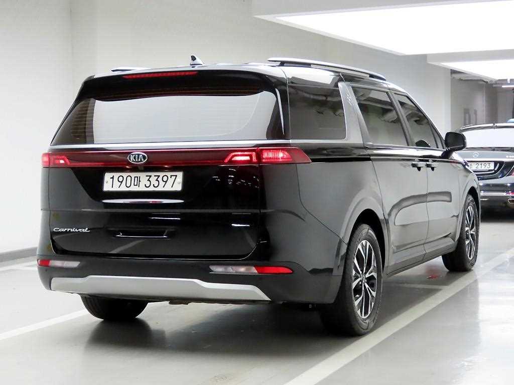 KIA Carnival - Vista 4