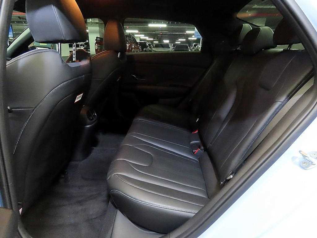 HYUNDAI Avante - Vista 7