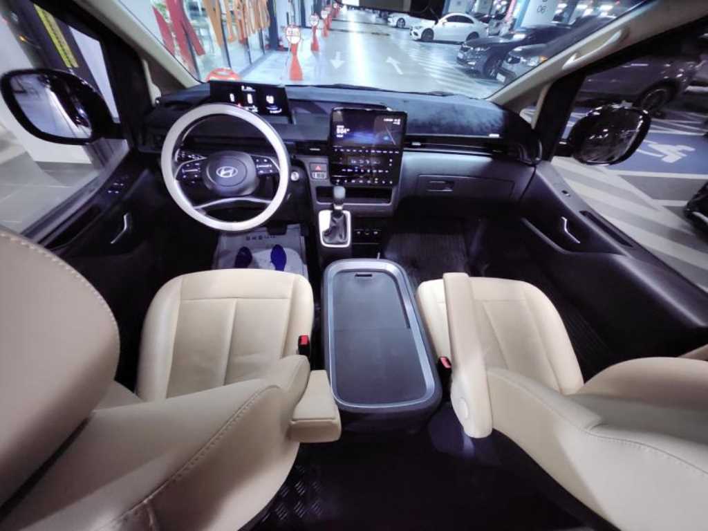 HYUNDAI Staria - Vista 6