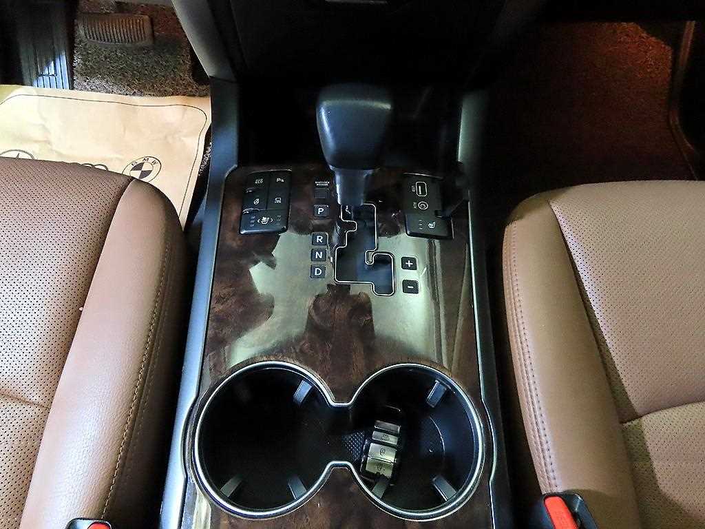 KIA Mohave - Vista 12