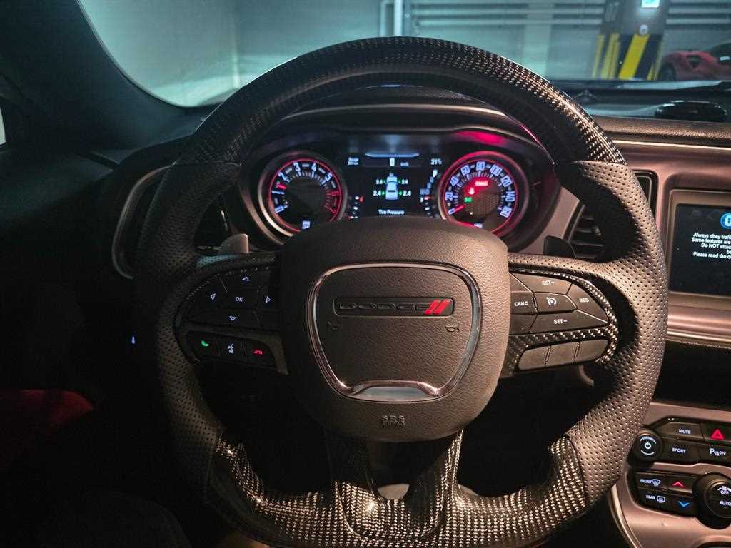 DODGE Challenger - Vista 12