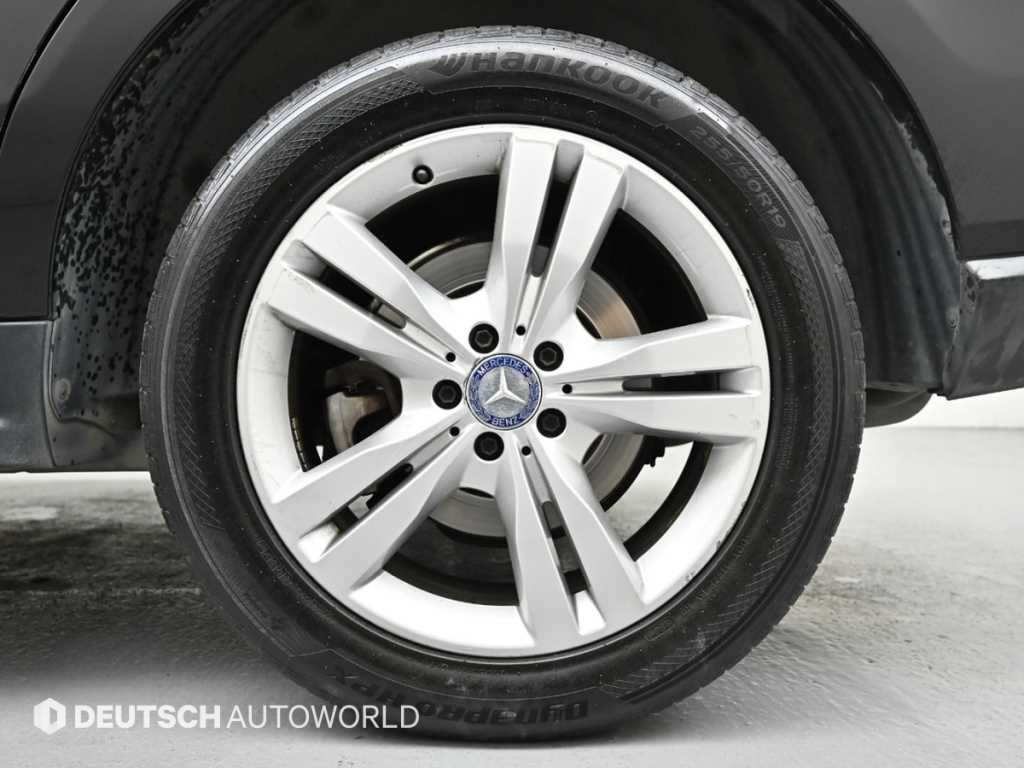 Mercedes Benz M Class - Vista 5