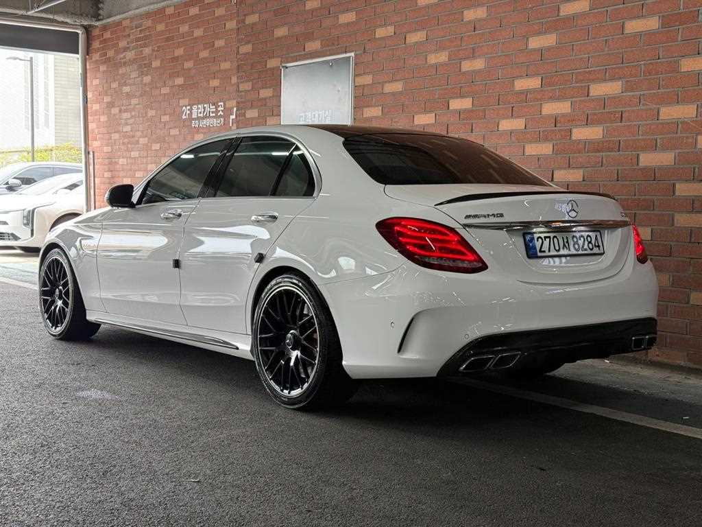 Mercedes Benz C Class - Vista 3