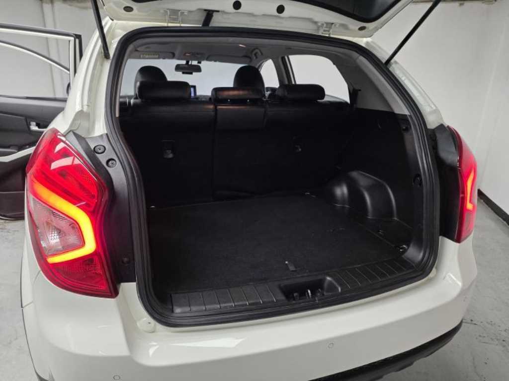 Ssangyong Korando 2015 Blanco - Importación desde Corea - HF Imports Iquique - Foto 19