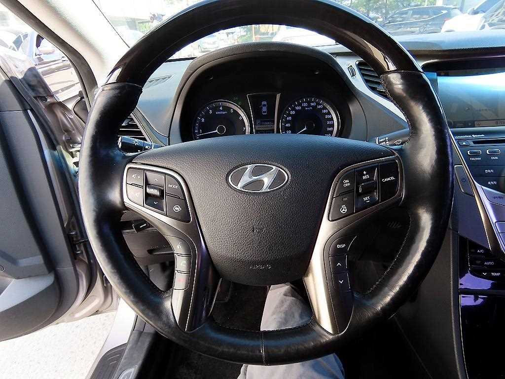 HYUNDAI Grandeur - Vista 9