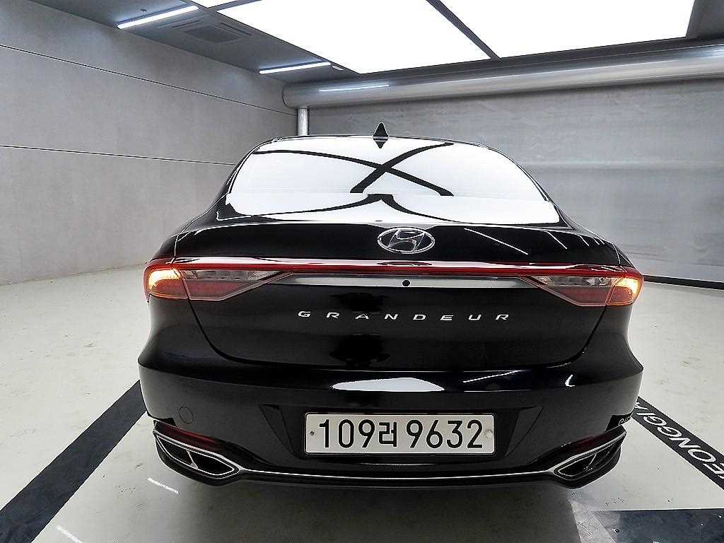 HYUNDAI Grandeur - Vista 3