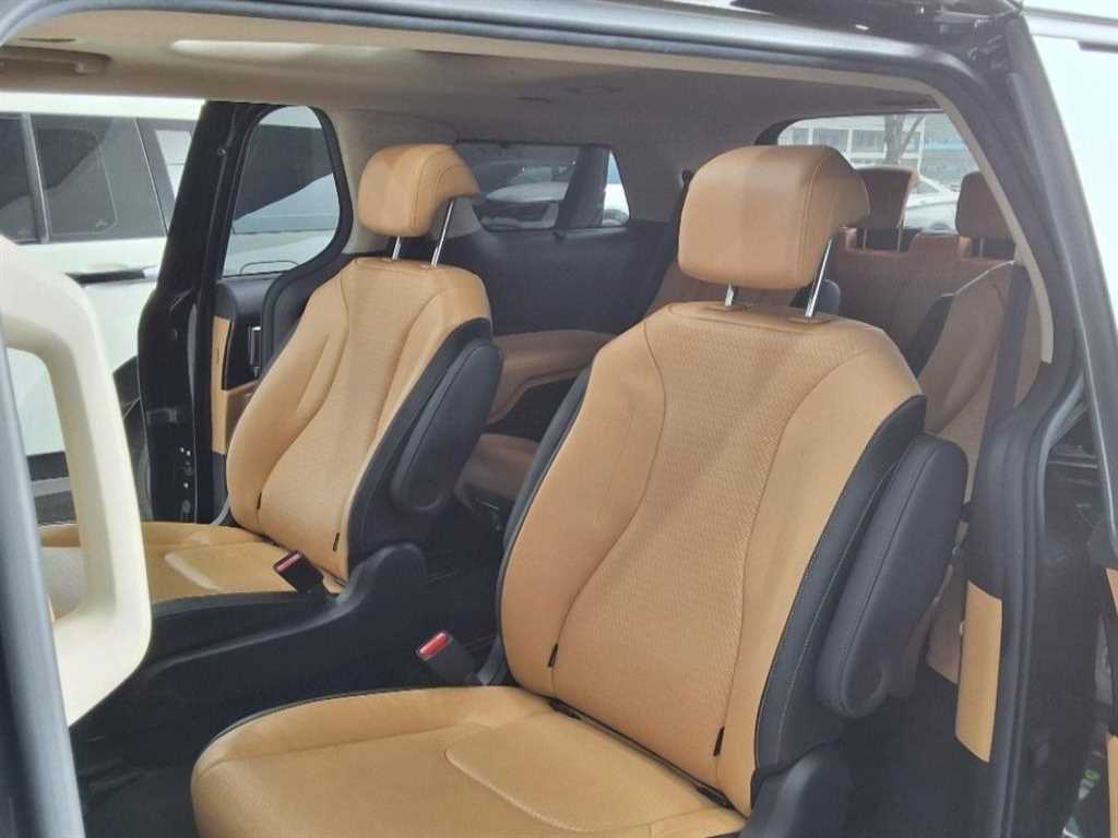 KIA Carnival - Vista 5
