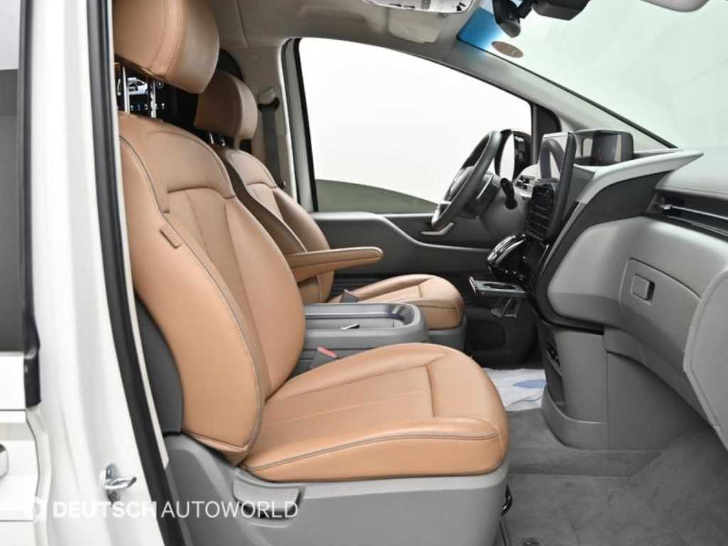 HYUNDAI Staria - Vista 10