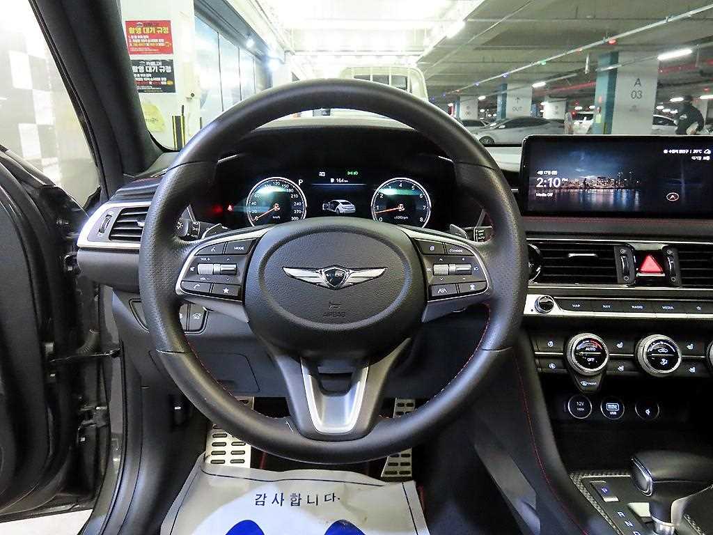 Genesis G70 - Vista 8