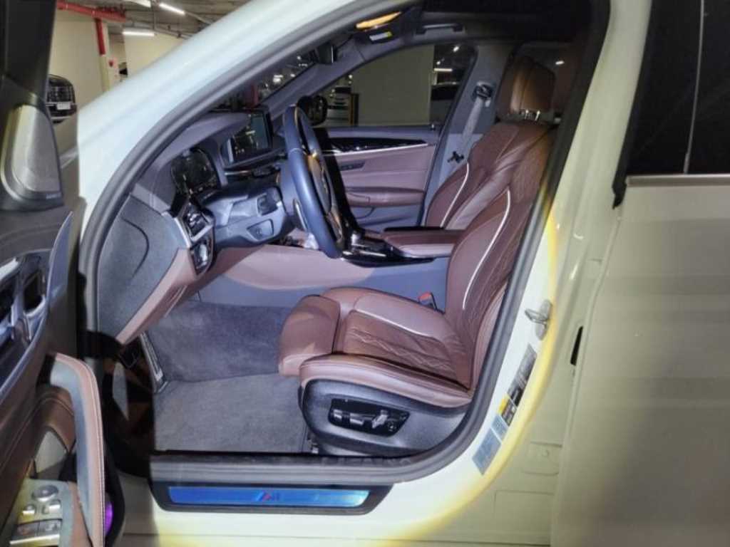 BMW 5 Series - Vista 5