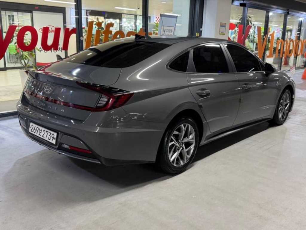HYUNDAI Sonata - Vista 4