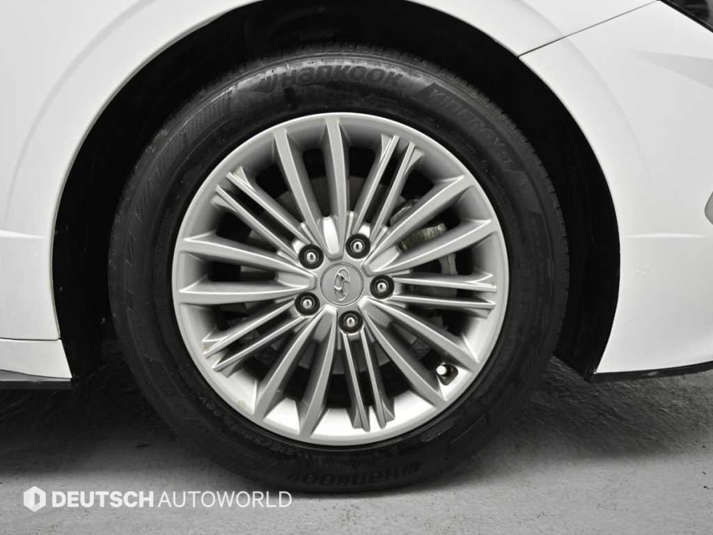 HYUNDAI Sonata - Vista 5