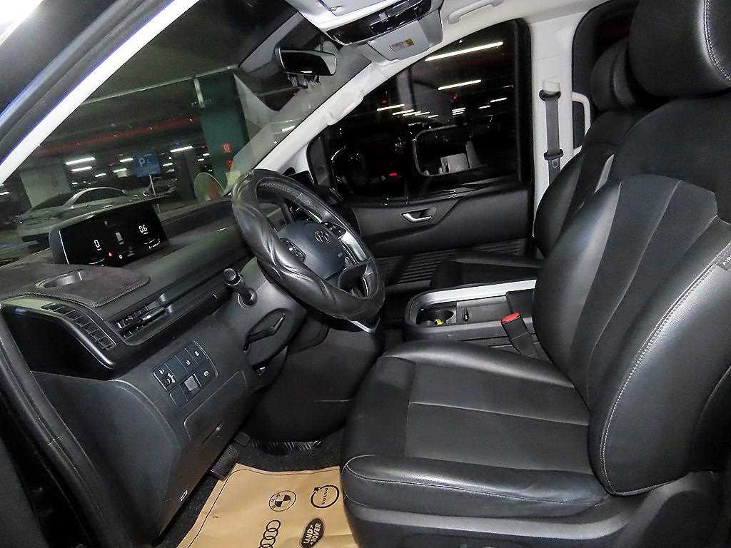 HYUNDAI Staria - Vista 6