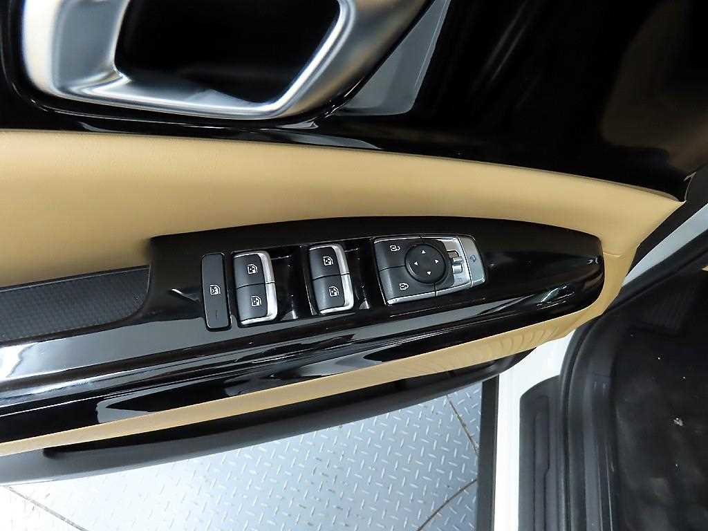 KIA Carnival - Vista 11