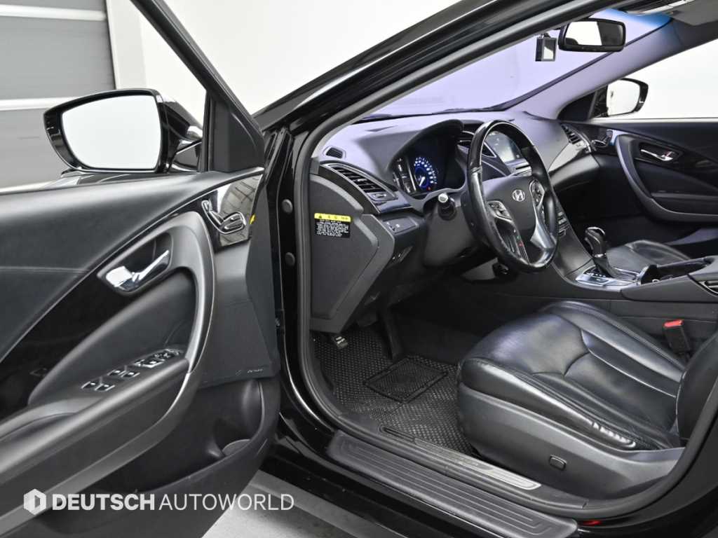 HYUNDAI Grandeur - Vista 11