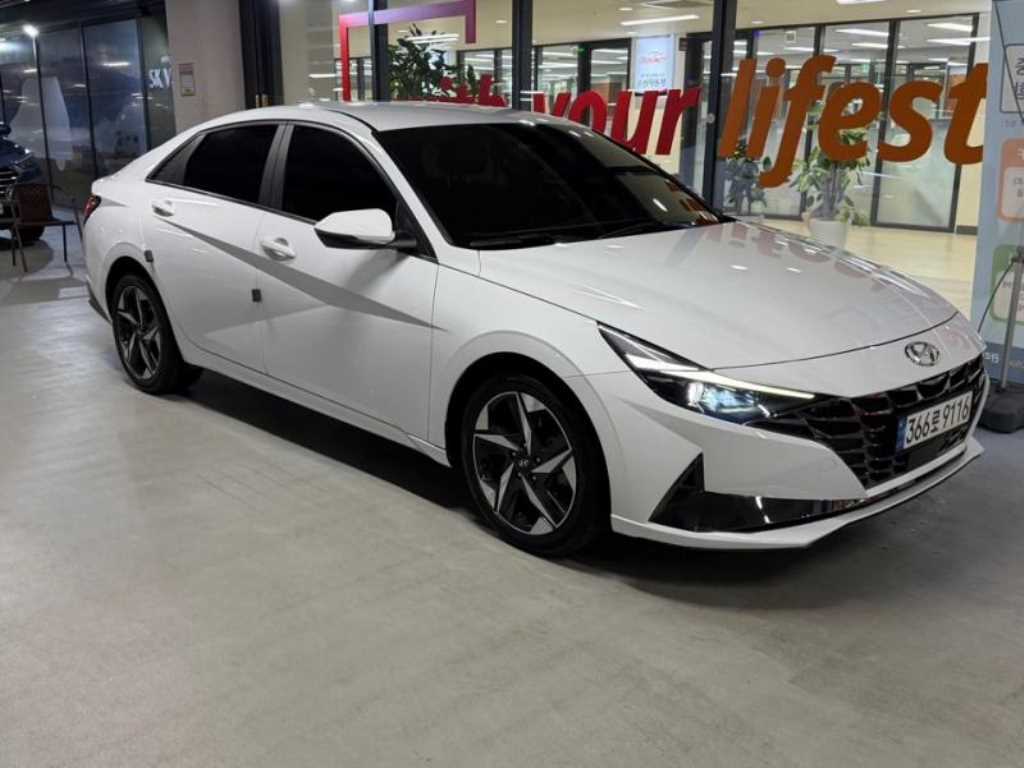 HYUNDAI Avante - Vista 2