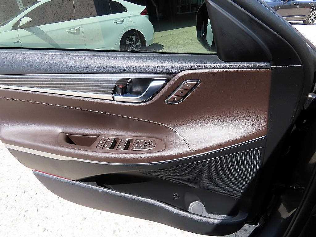 HYUNDAI Grandeur - Vista 12