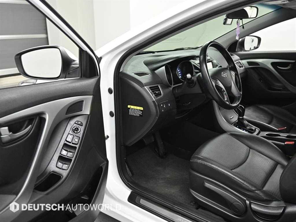 HYUNDAI Avante - Vista 11