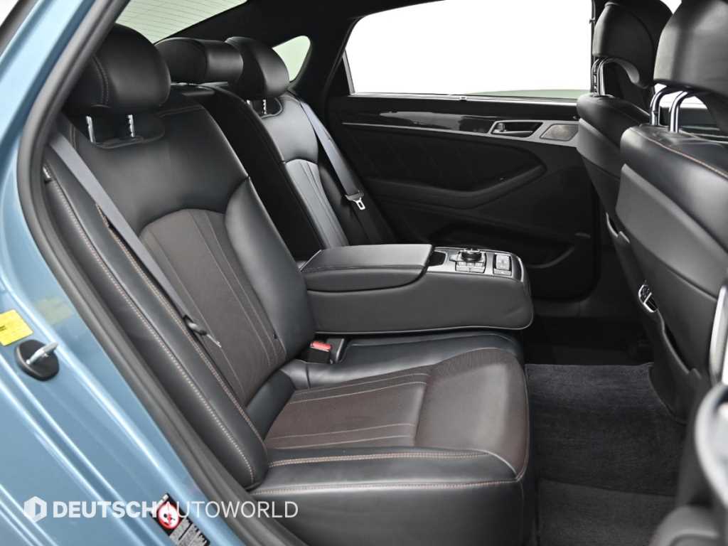 Genesis G80 - Vista 12