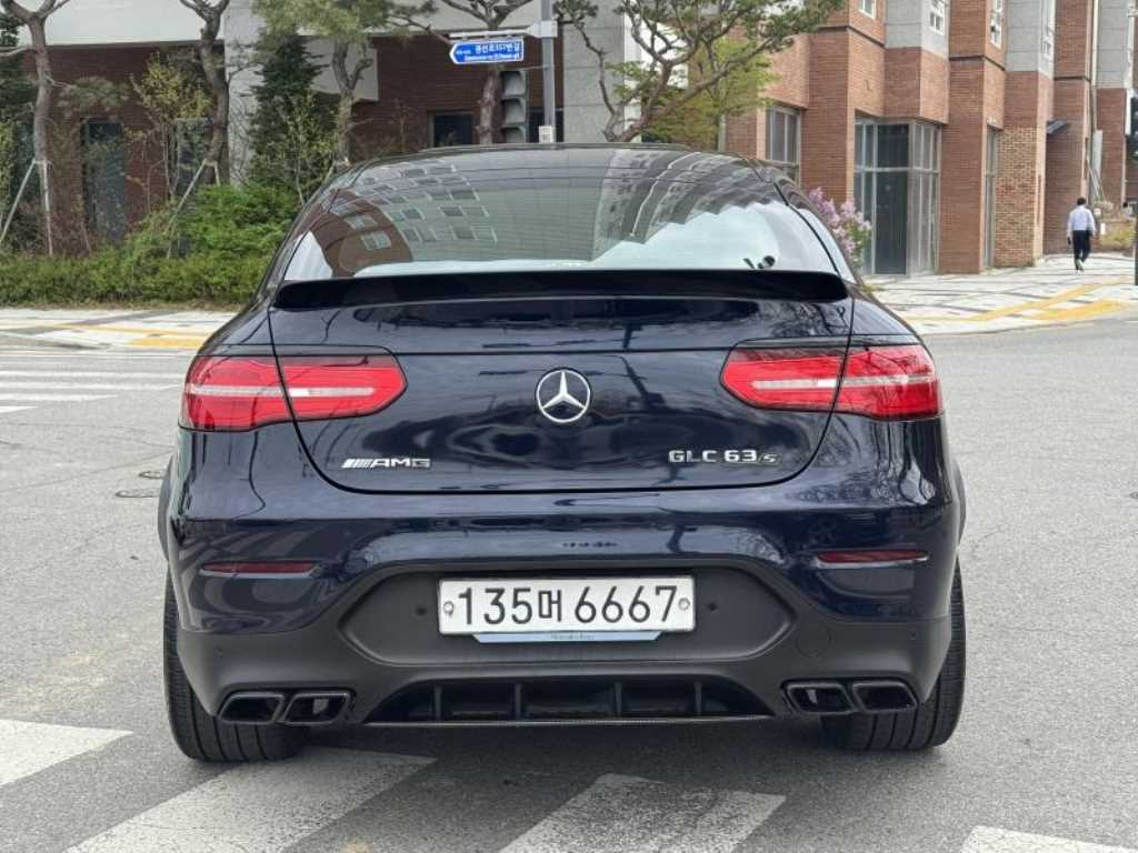 Mercedes Benz GLC Class - Vista 4