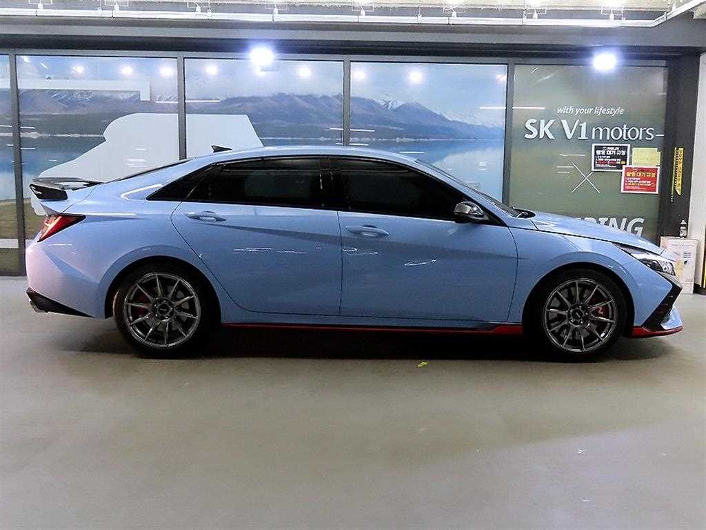 HYUNDAI Avante - Vista 3