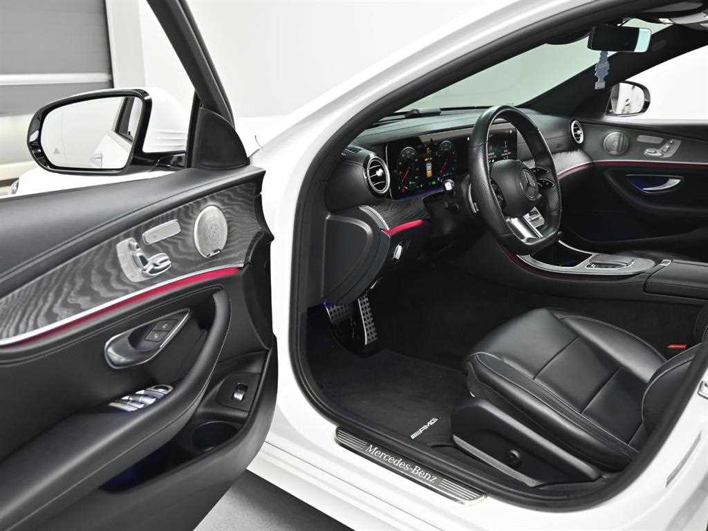 Mercedes Benz E class - Vista 11