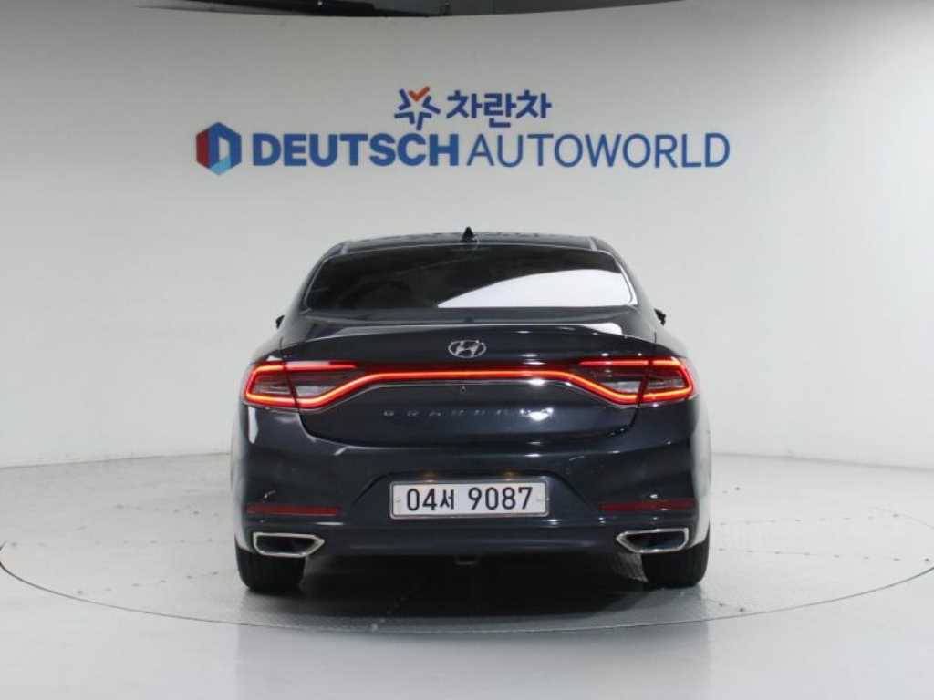 HYUNDAI Grandeur - Vista 4
