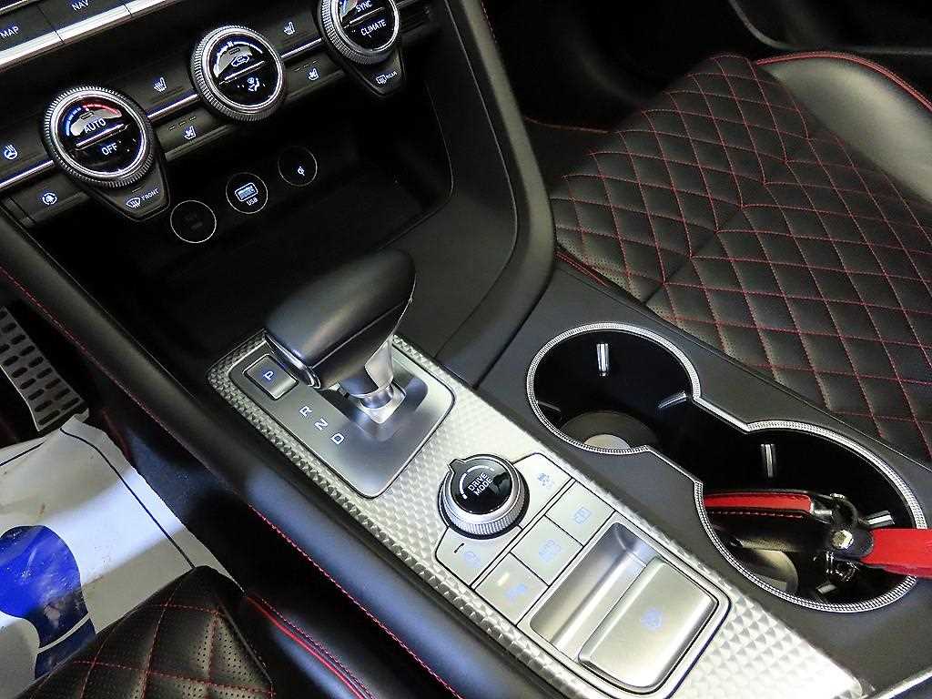 Genesis G70 - Vista 12