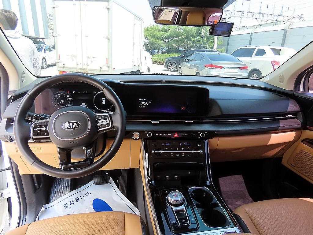 KIA Carnival - Vista 7