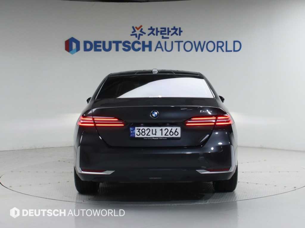 BMW 5 Series - Vista 4