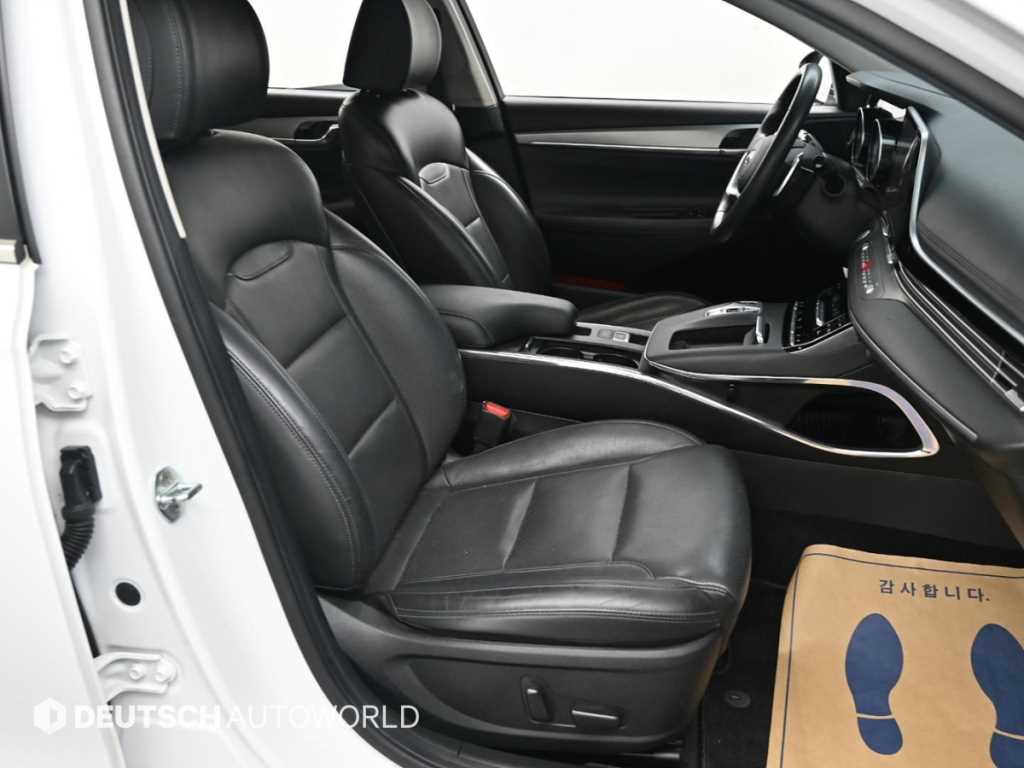 HYUNDAI Grandeur - Vista 10