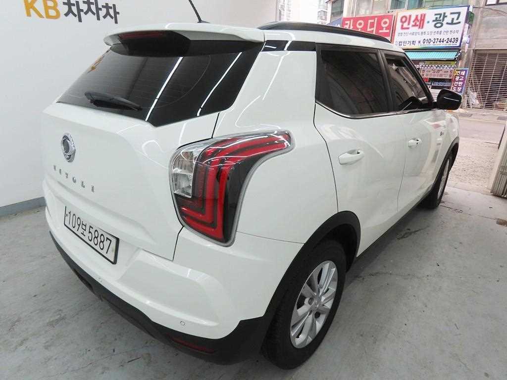 Ssangyong Tivoli - Vista 3