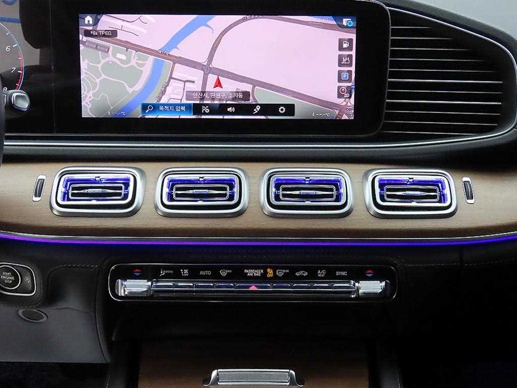 Mercedes Benz GLE Class - Vista 12