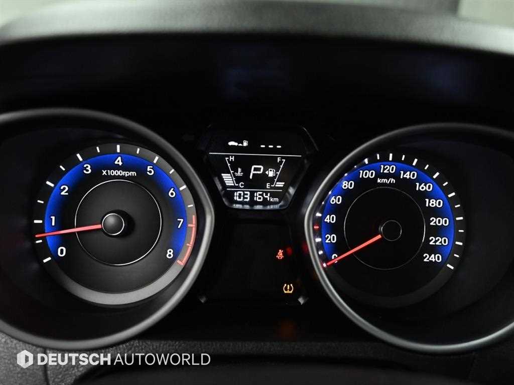 HYUNDAI Avante - Vista 8