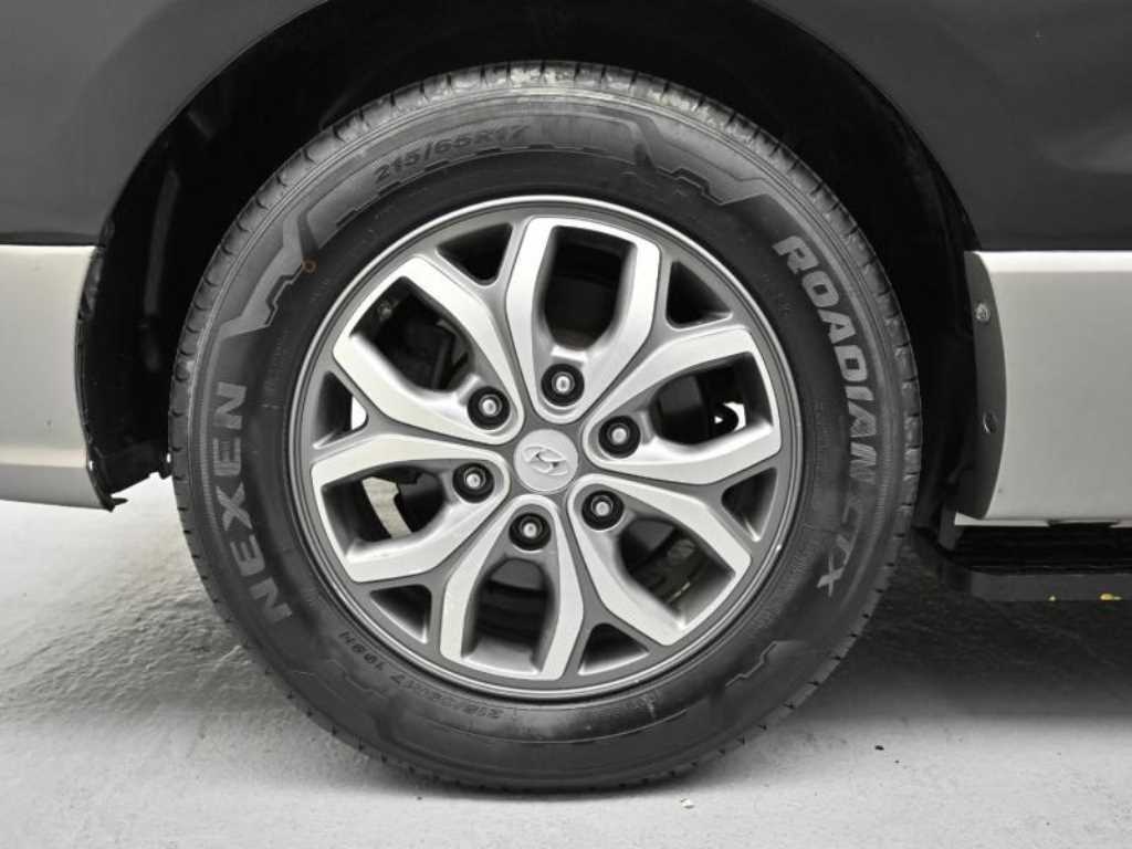 HYUNDAI Starex - Vista 5