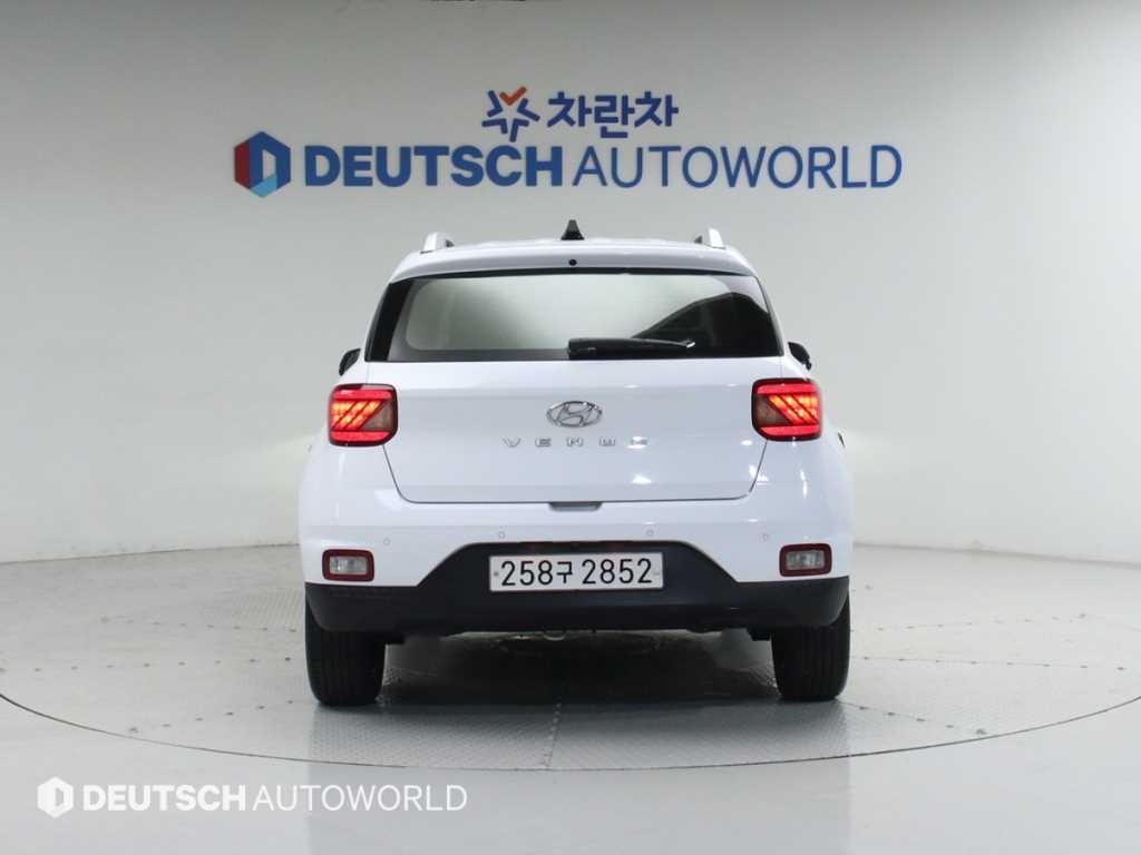 HYUNDAI Venue - Vista 4