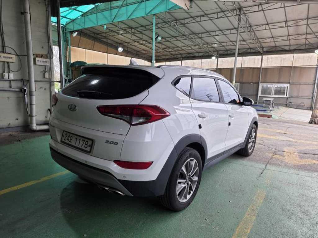 HYUNDAI Tucson - Vista 5