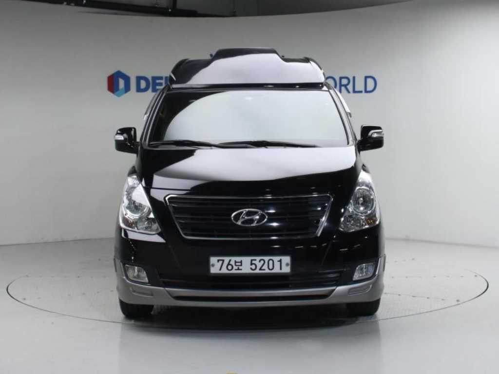 HYUNDAI Starex - Vista 3