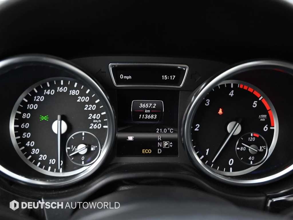 Mercedes Benz M Class - Vista 8