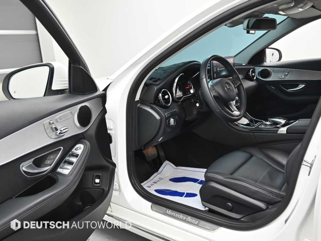Mercedes Benz C Class - Vista 11