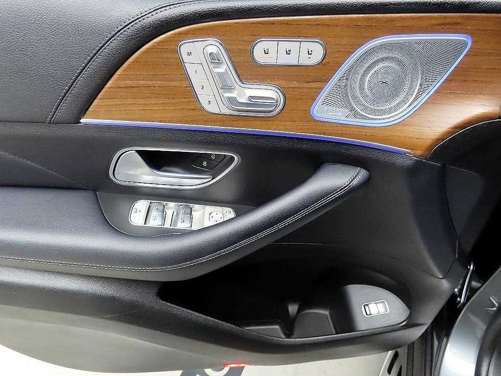 Mercedes Benz GLE Class - Vista 11