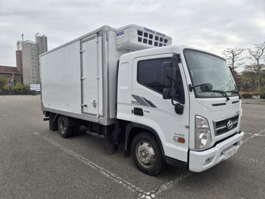 medium and large cargo truck 2015 Blanco - Importación desde Corea - HF Imports Iquique - Foto 1